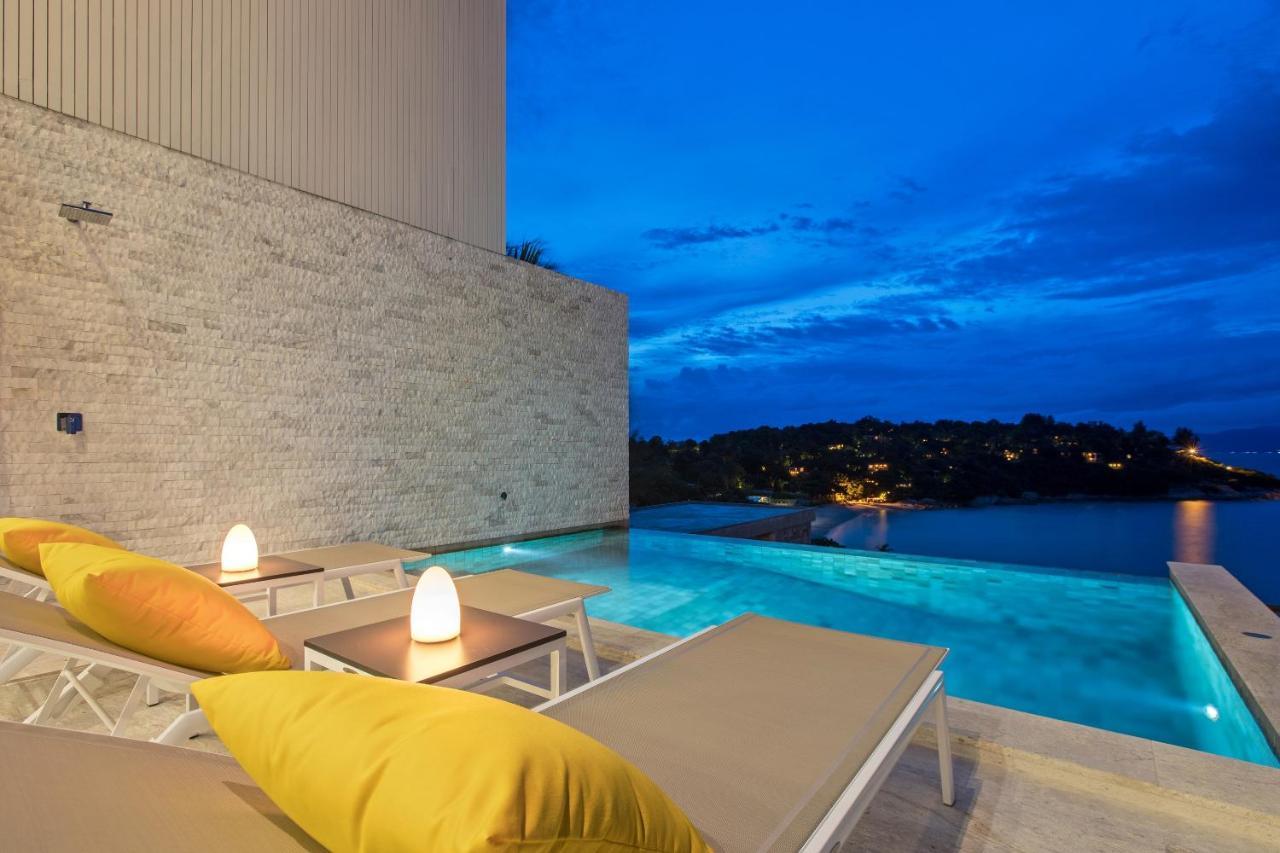 Beachside Villa - B18 - At Bayside Luxury Villas Samrong Bay Beach, 4 Bed 5 Bath, Sea & Sunset Views, Only 200M Walk To The Beach Choeng Mon Ngoại thất bức ảnh